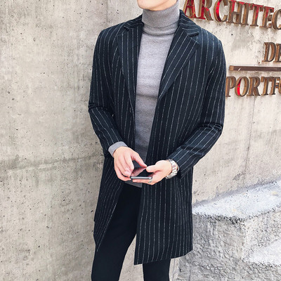 Стилно мъжко раирано палто с V-образна яка в два цвята