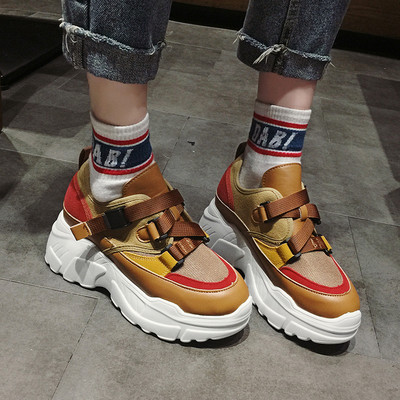 Дамски маратонки с груба подметка в бял и кафяв цвят