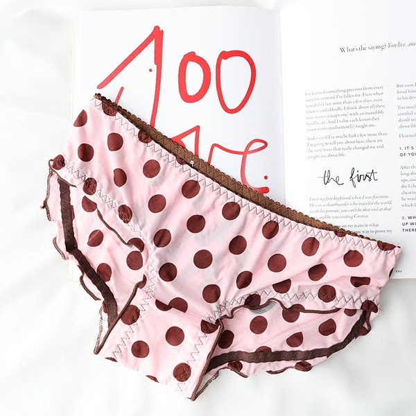 Памучни дамски бикини с десен и надпис в няколко цвята