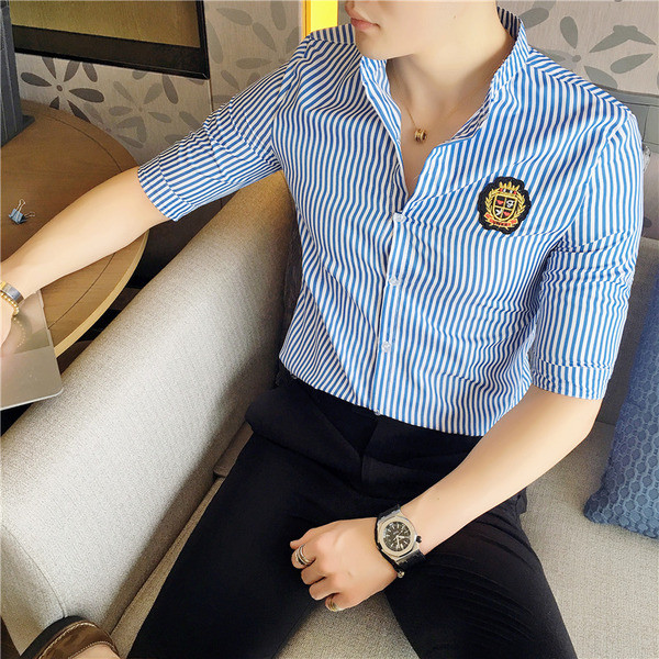 Cămașă sport-formală pentru bărbați cu dungi în roșu și albastru