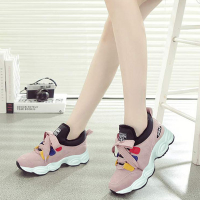 Актуални дамски маратонки с груба подметка в няколко цвята