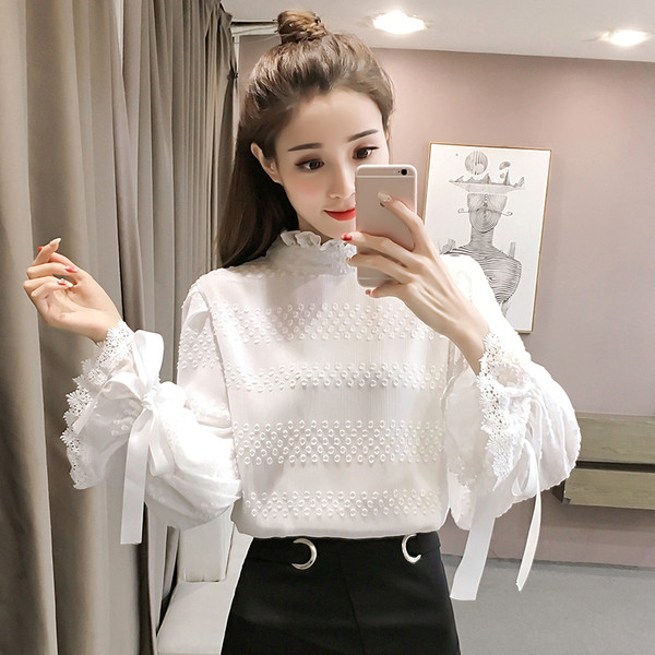 Актуална дамска риза в бял и розов цвят