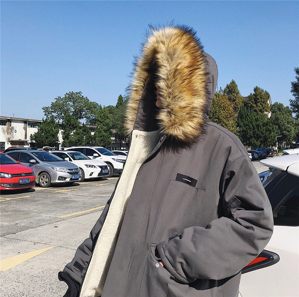 Мъжко ежедневно яке в няколко цвята с качулка с пух