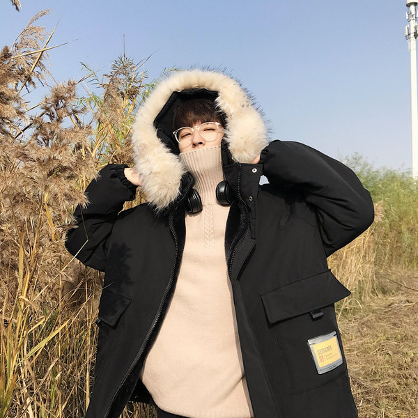 Мъжко яке с емблема и качулка в черен и бежов цвят