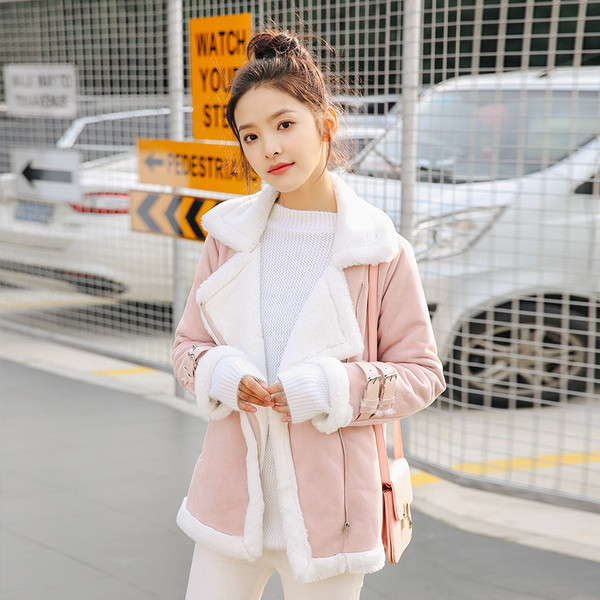 Модерно дамско палто с мека подплата и V-образно деколте в два цвята 