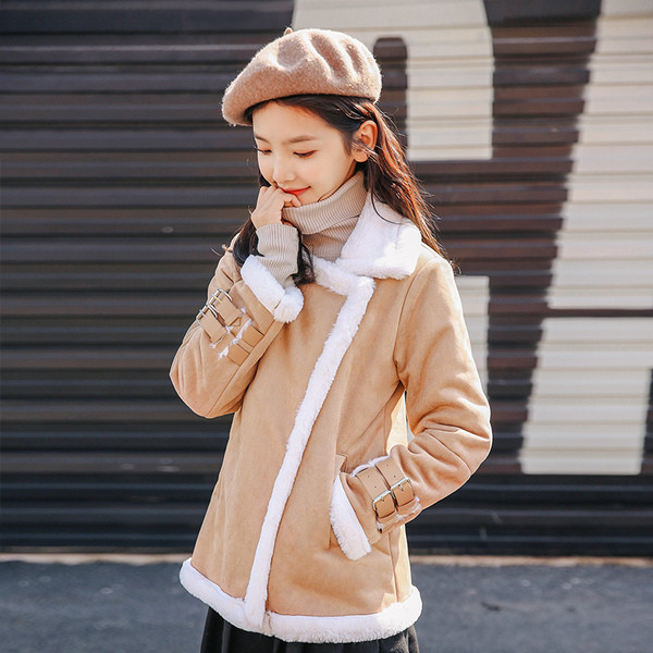 Модерно дамско палто с мека подплата и V-образно деколте в два цвята 