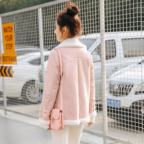 Модерно дамско палто с мека подплата и V-образно деколте в два цвята 