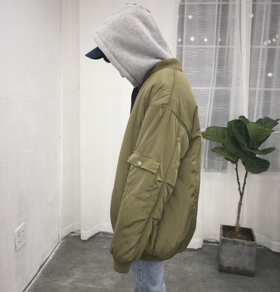 Ежедневно мъжко яке с О-образна яка в зелен и черен цвят