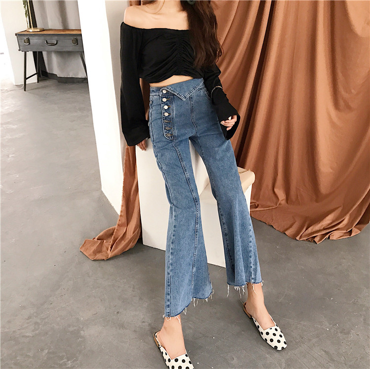 Дамски актуални дънки тип чарлстон със странични копчета 