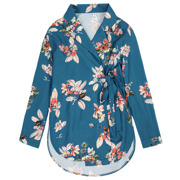 Актуална дамска риза с V-образно деколте и връзки в син цвят