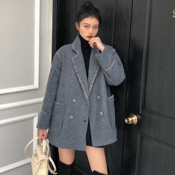 Елегантно дамско палто с V-образна яка и джобове в черен и сив цвят