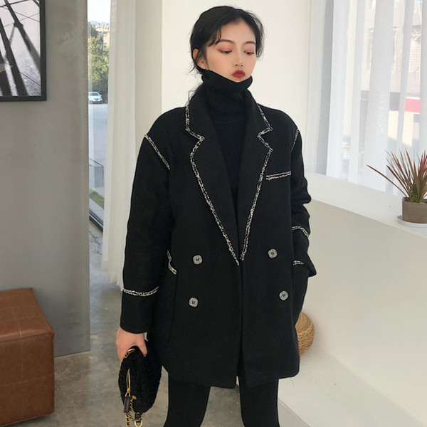 Елегантно дамско палто с V-образна яка и джобове в черен и сив цвят