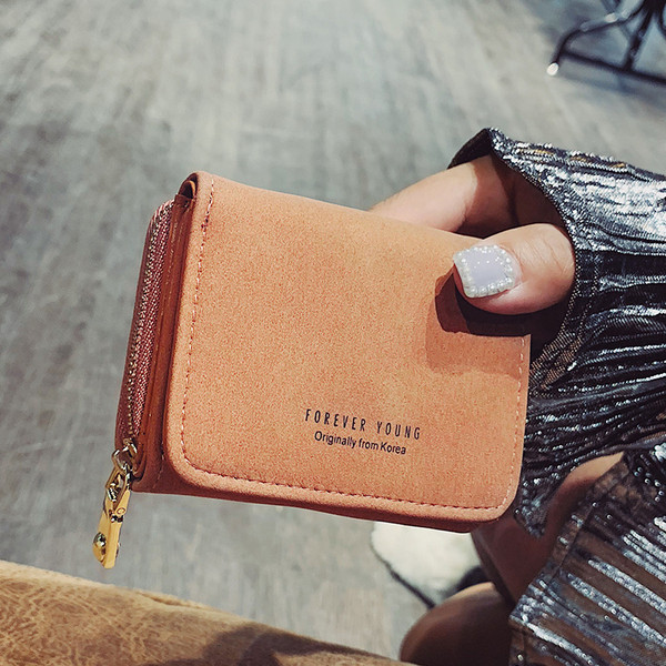 Стилно и удобно дамско портмоне в пет цвята