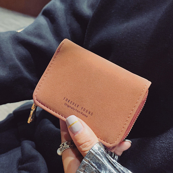 Стилно и удобно дамско портмоне в пет цвята