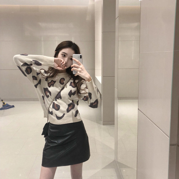 Ново Актуална дамска блуза в няколко цвята 