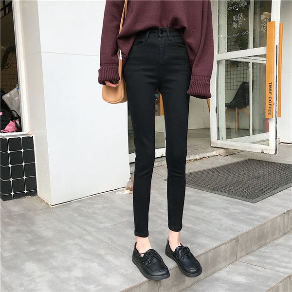 Ежедневни дамски дънки в черен цвят с висока талия