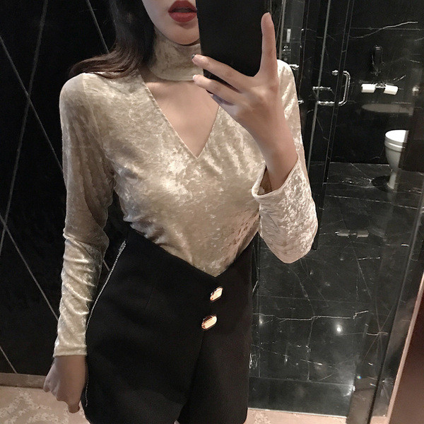 Bluză de damă elegantă din catifea în negru și bej