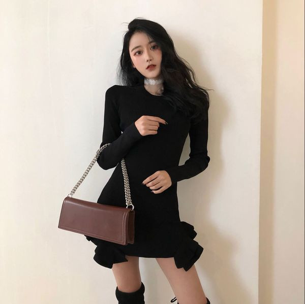 Модерна дамска рокля с О-образно деколте в черен и червен цвят 