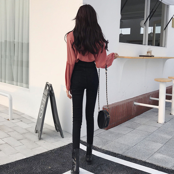 Ежедневни дамски дънки с метални елементи в черен цвят