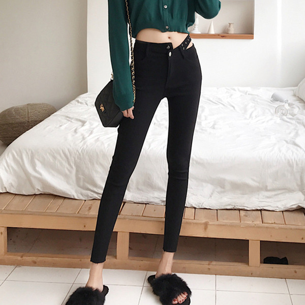 Дамски дънки Slim модел с висока талия в черен цвят