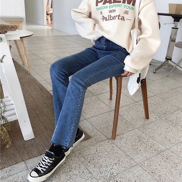 Ежедневни дамски дънки с джобове в син цвят