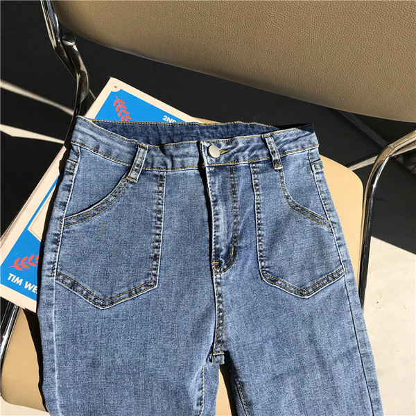 Ежедневни дамски дънки с джобове в син цвят