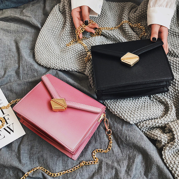 Geanta mica de dama din piele ecologica cu inchidere metalica de culoare visiniu, roz si albastru