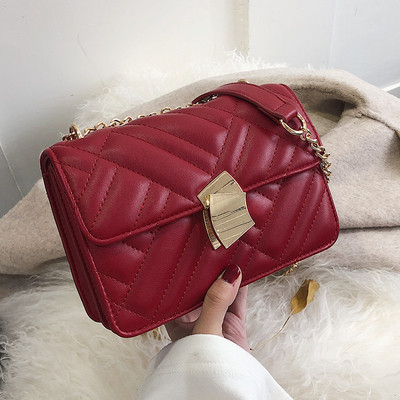 Дамска чанта от еко кожа в черен, бял и червен цвят