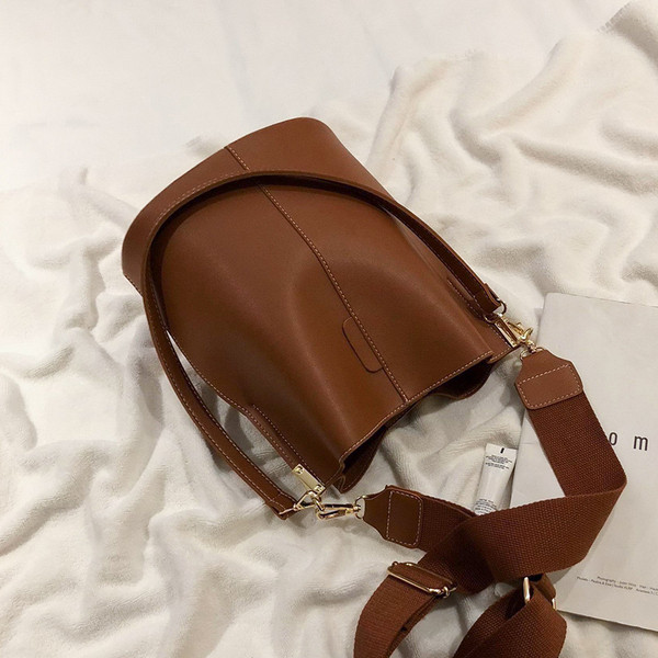 Geanta de dama moderna in patru culori din piele ecologica