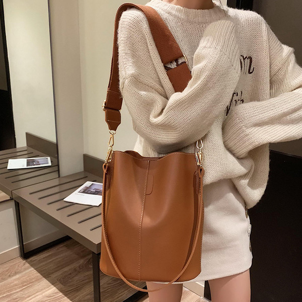 Geanta de dama moderna in patru culori din piele ecologica