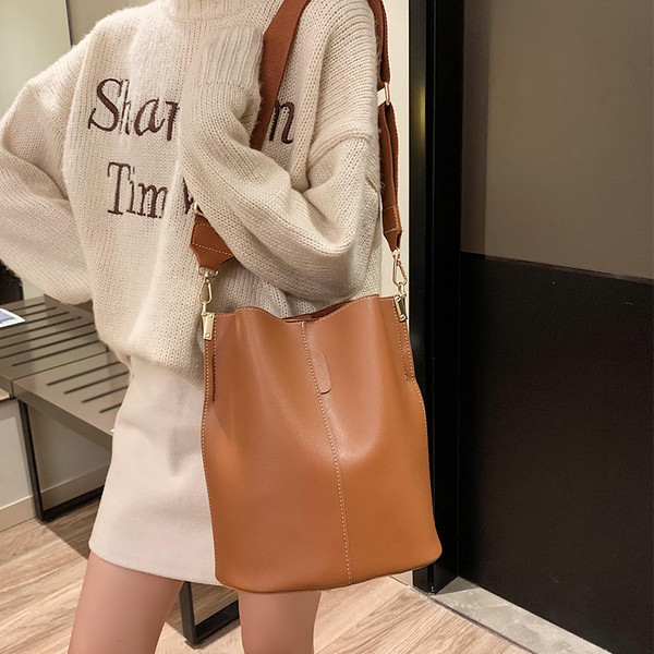 Geanta de dama moderna in patru culori din piele ecologica