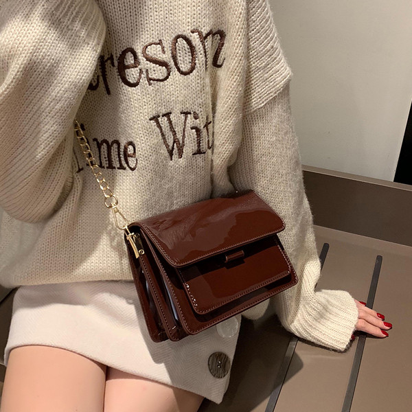 Geanta eleganta din piele lacuita in trei culori