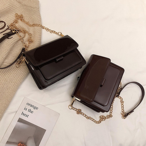 Geanta eleganta din piele lacuita in trei culori