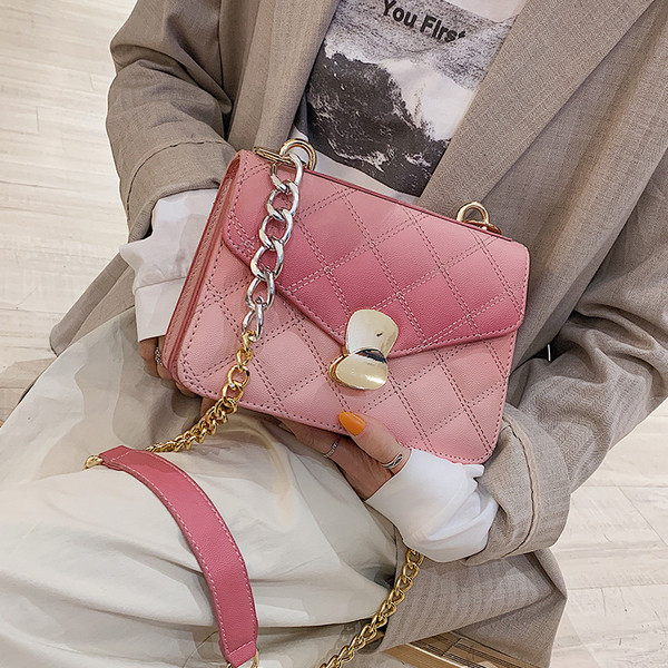 Geanta mica de dama cu maner metalic din piele ecologica in negru, roz si albastru