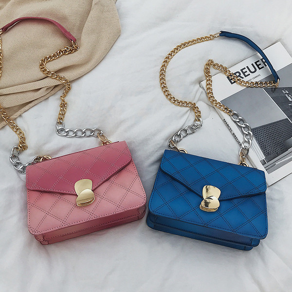 Geanta mica de dama cu maner metalic din piele ecologica in negru, roz si albastru