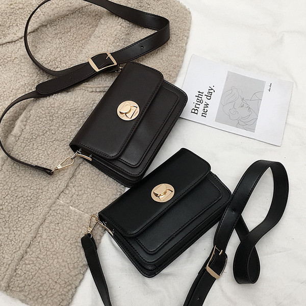 Κομψή γυναικεία δερματίνη τσάντα σε τρία χρώματα