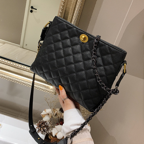 Geantă de mână elegantă în două mărimi - trei culori