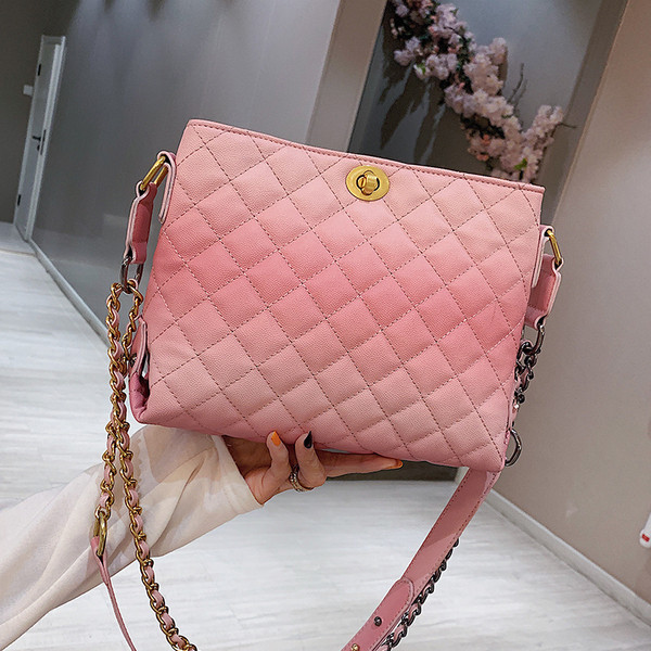 Geantă de mână elegantă în două mărimi - trei culori