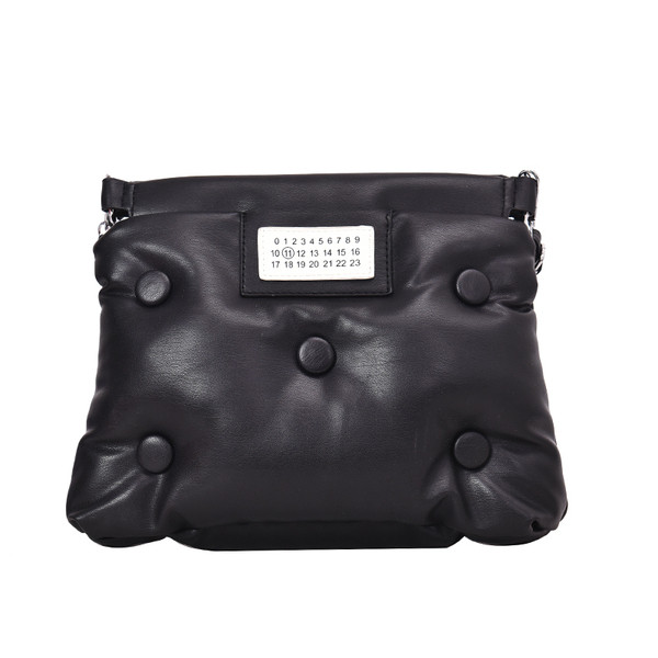 Дамска чанта от еко кожа в червен, черен, син и бял цвят