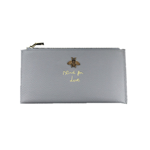 Дамски портфейл с метална декорация и надпис в няколко цвята