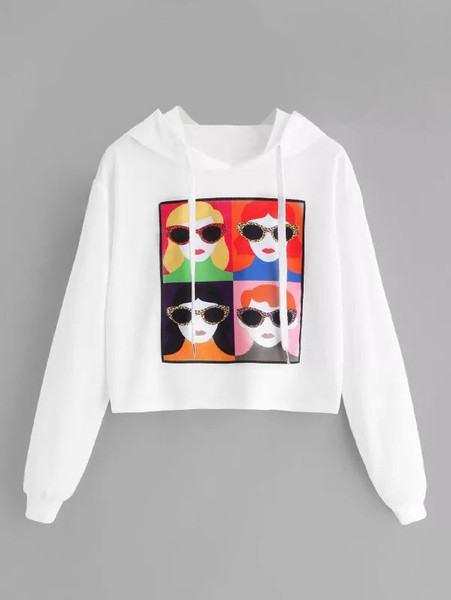 Γυναικεία σπορτ μπολούζα με κουκούλα σε λευκό χρώμα