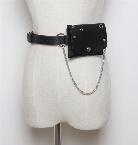 Cureaua de dama de ultimă generație cu portofel și lanț metalic de culoare neagră