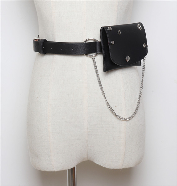 Cureaua de dama de ultimă generație cu portofel și lanț metalic de culoare neagră