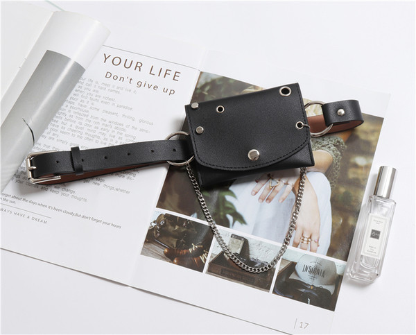 Cureaua de dama de ultimă generație cu portofel și lanț metalic de culoare neagră