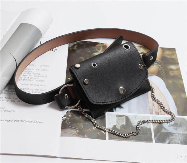 Cureaua de dama de ultimă generație cu portofel și lanț metalic de culoare neagră