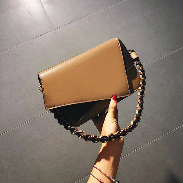 Уникална дамска чанта от еко кожа в три цвята