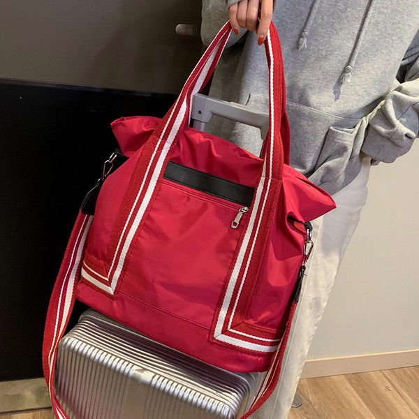 Καθημερινή γυναικεία τσαάντα σε τέσσερα χρώματα