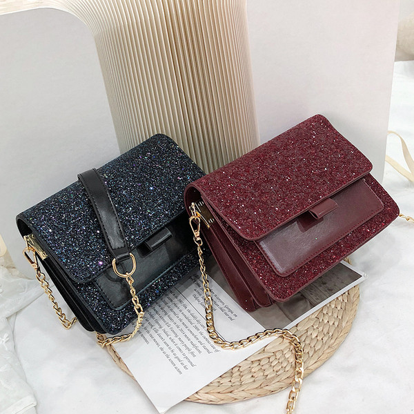 Κομψή γυναικεία τσάντα από οικολογικό δέρμα με λαμπερά στοιχεία σε τέσσερα χρώματα