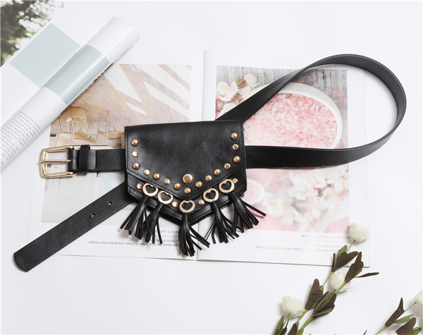 Curea de dama moderna cu portofel cu elemente metalice si ciucuri in negru