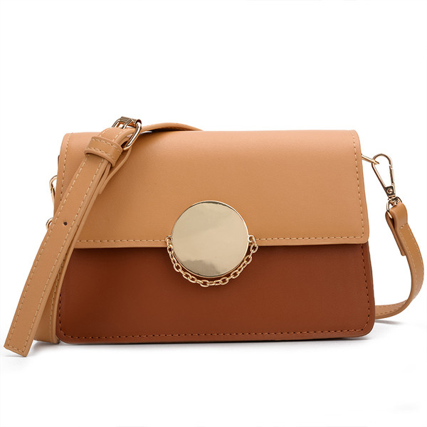 Τσάντα μικρού μεγέθους από οικολογικό δέρμα με μεταλλικό κούμπωμα σε τρία χρώματα